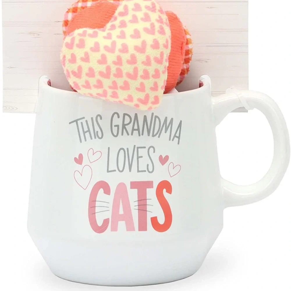 This Grandma Loves Cats Mug and Cat Toy Set - Great Gift Idea 4 Pet Owners HPx4